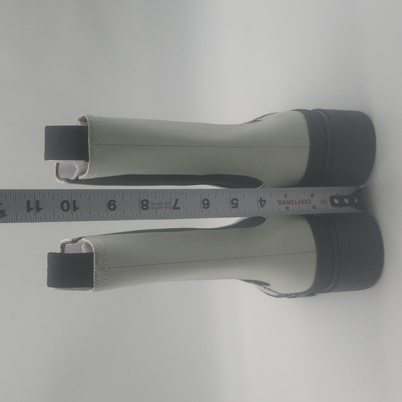 398- Frye Chloe Chelsea Boots Size 9.5 M White Color NWT - Picture 7 of 13